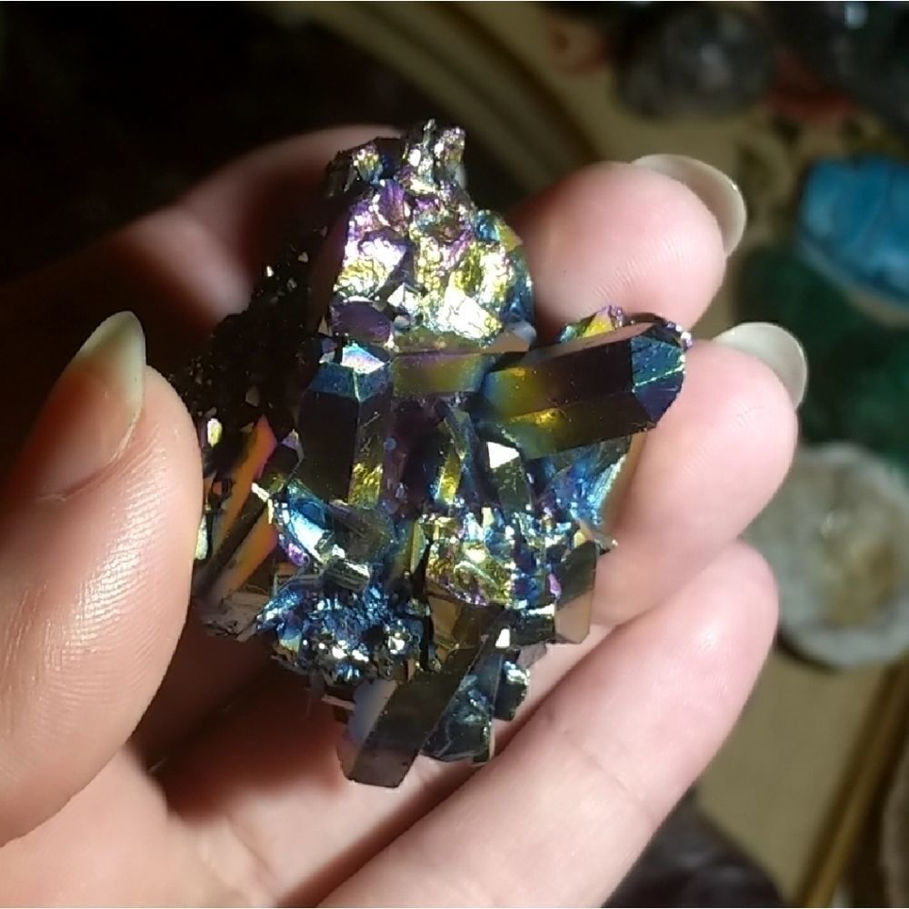 2" Aura Quartz Cluster - Picture 2 of 5